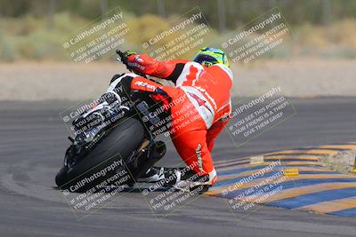 media/Sep-25-2023-Moto Forza (Mon) [[81ffa65e0a]]/B-C Group/Session 4 (Turn 2 Backside)/